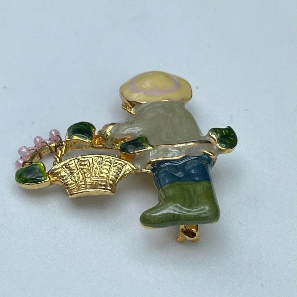 Vintage‎ Enamel Gardener Girl Brooch Gold Tone Cute Spring Whimsical